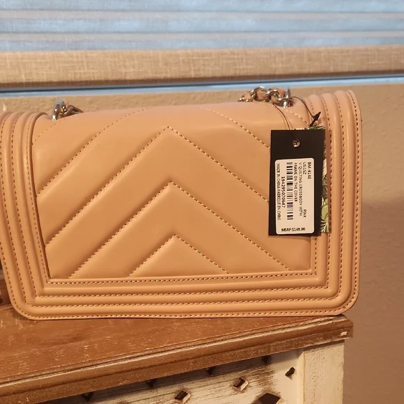 Nwt- Elegant Pink Badgley Mischka Vegan Leather Quilted Crossbody Shoulder Bag - Picture 11 of 12